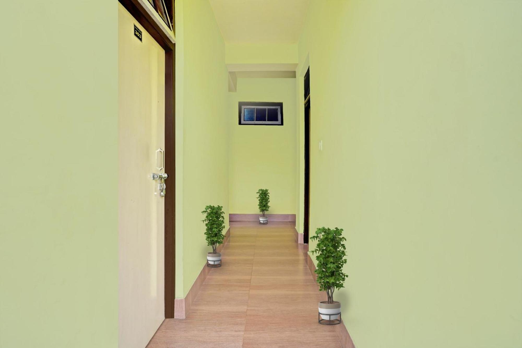 Capital O Basera Resort Padamchen Exterior foto